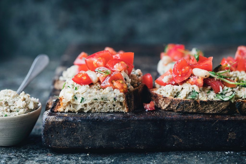 Bruschetta med vegansk bönröra