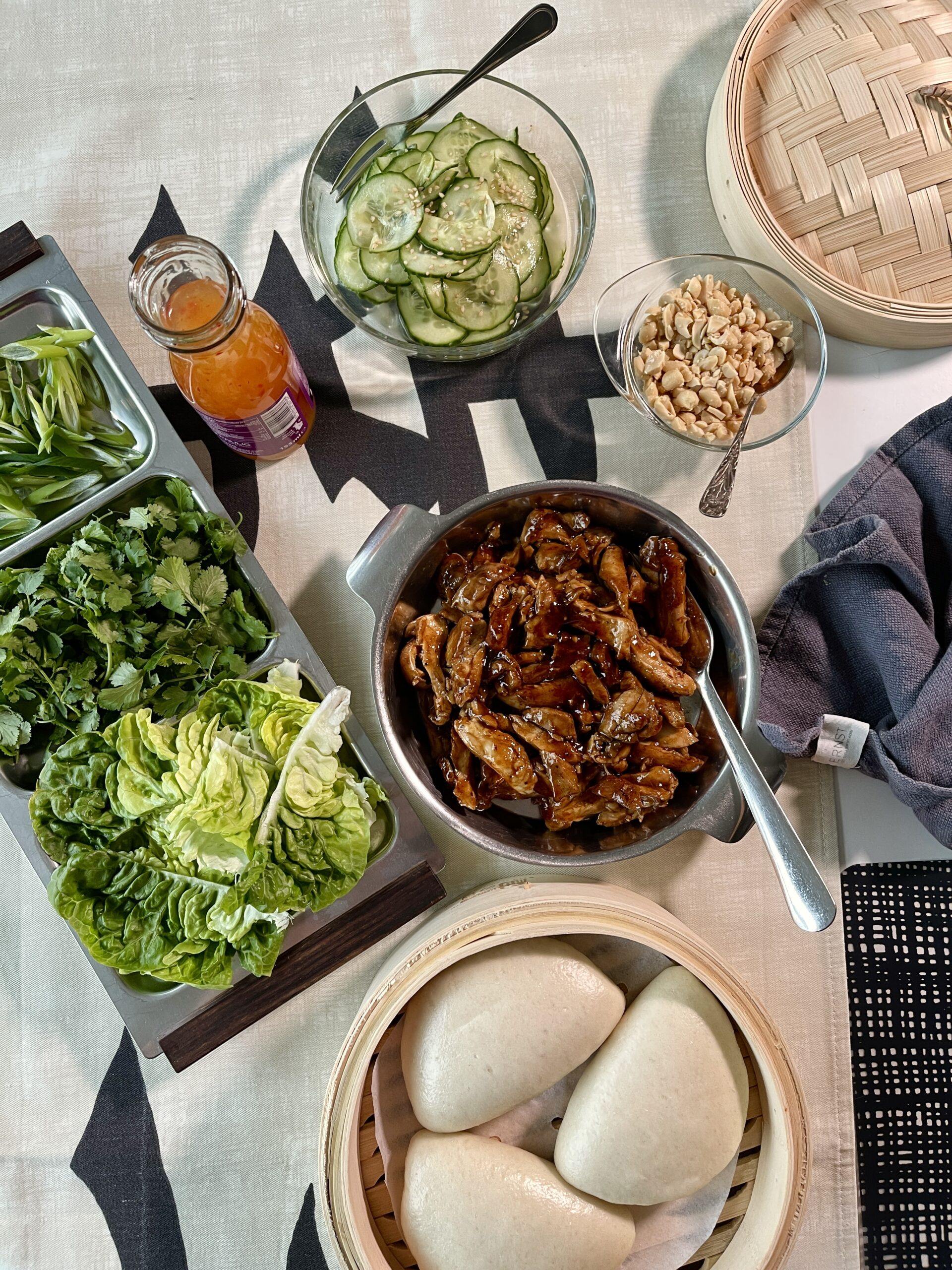 Steamed Bao Buns med tillbehör