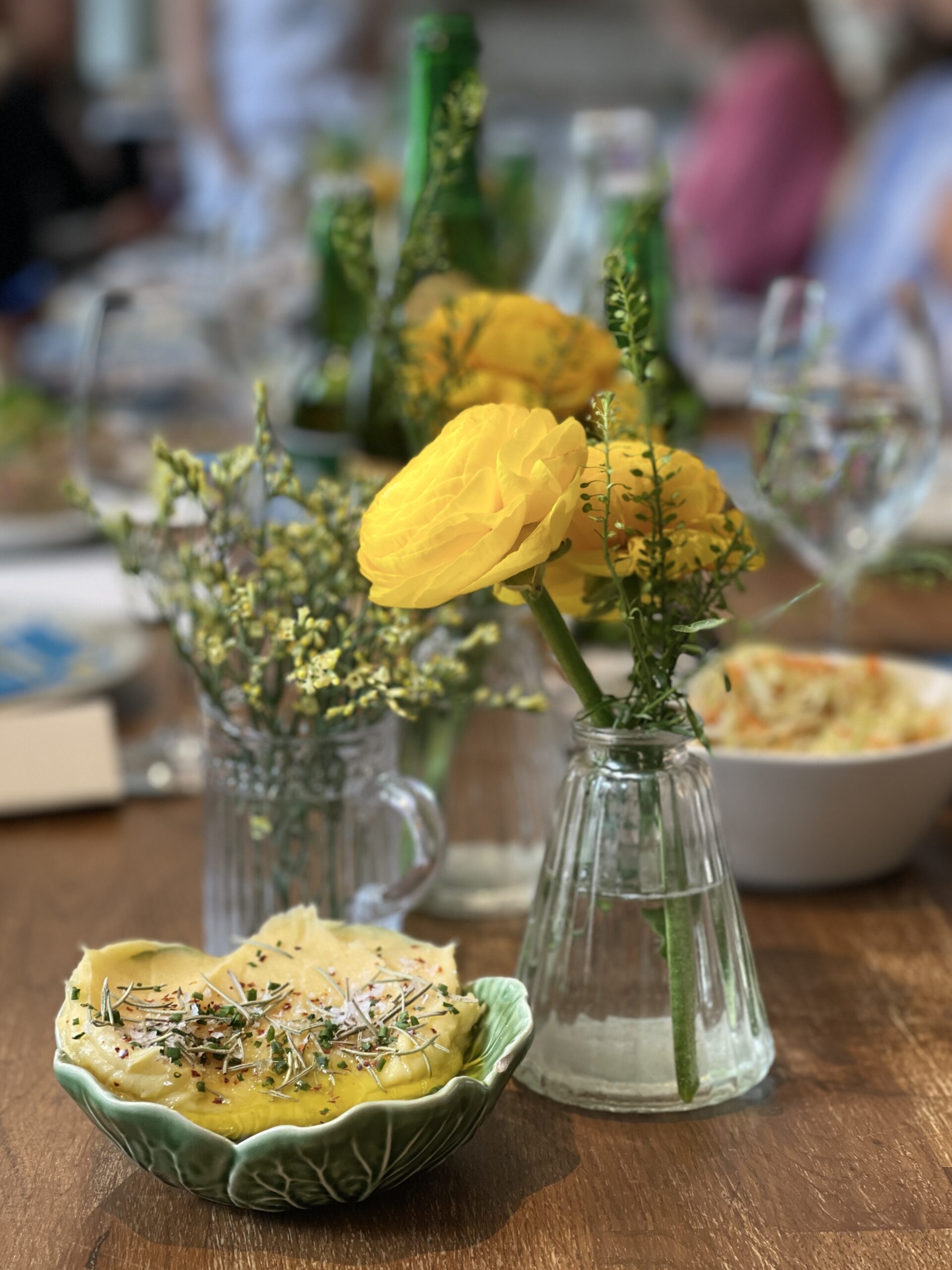 Lönneberga presslunch 2023 med säsongens kycklingnyheter i grillsortimentet.