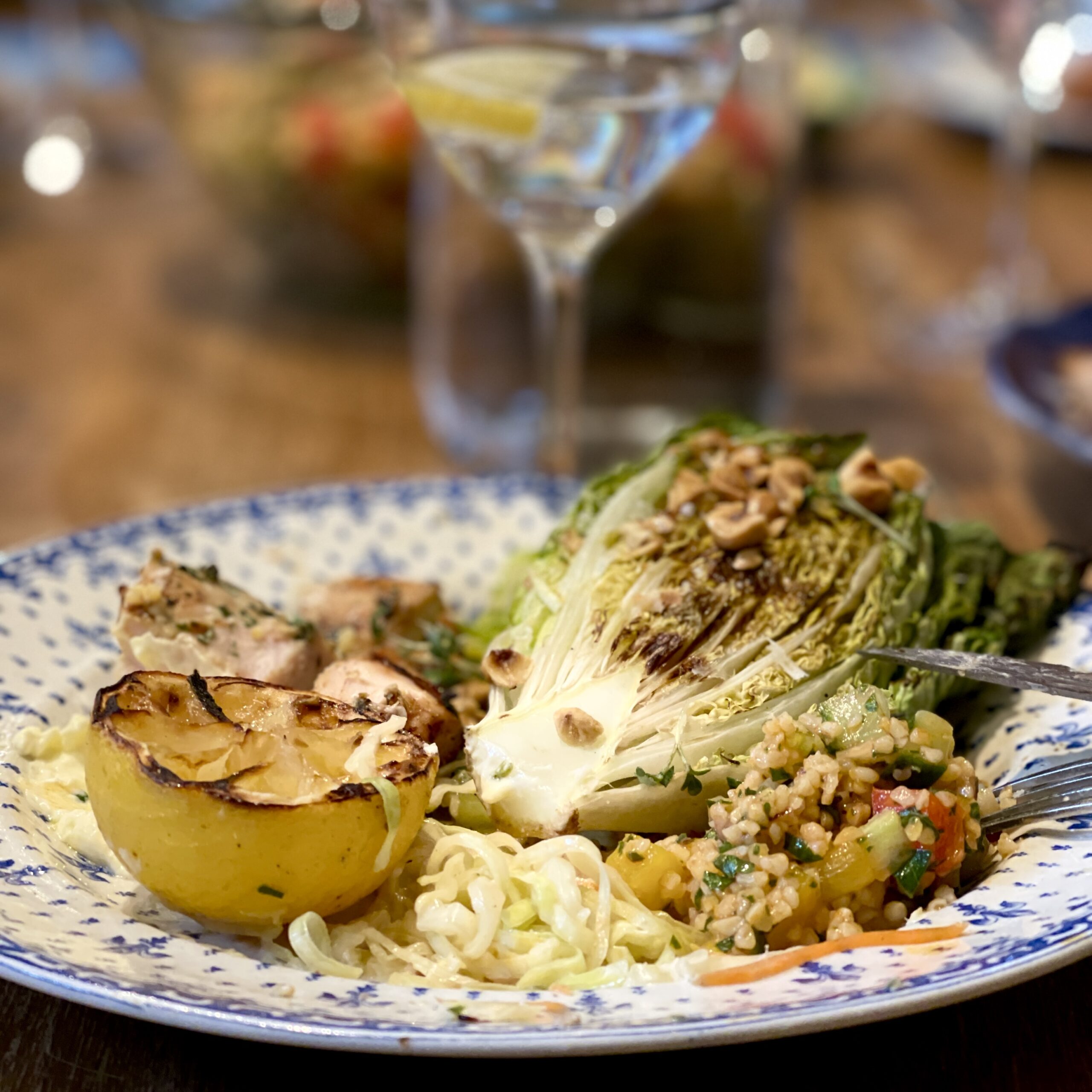 Kycklingbröst gremolata och grillad hjärtsallad med Lönneberga och Christin Kashou